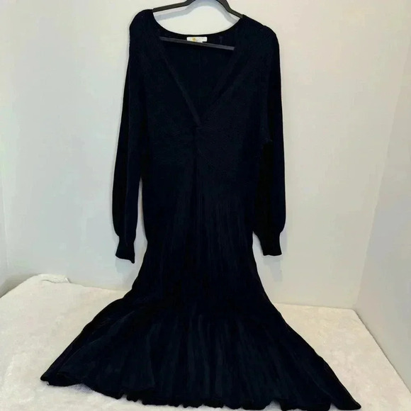 Boden Twist Front Knitted Midi Dress
Navy Size 20/22R - Picture 2 of 11
